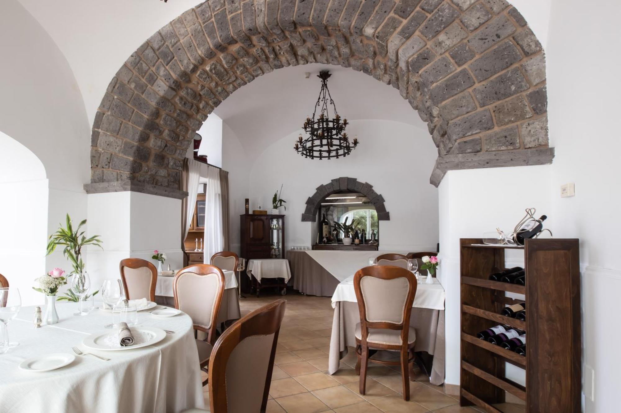 Oasi Olimpia Relais Hotel SantʼAgata sui Due Golfi Kültér fotó