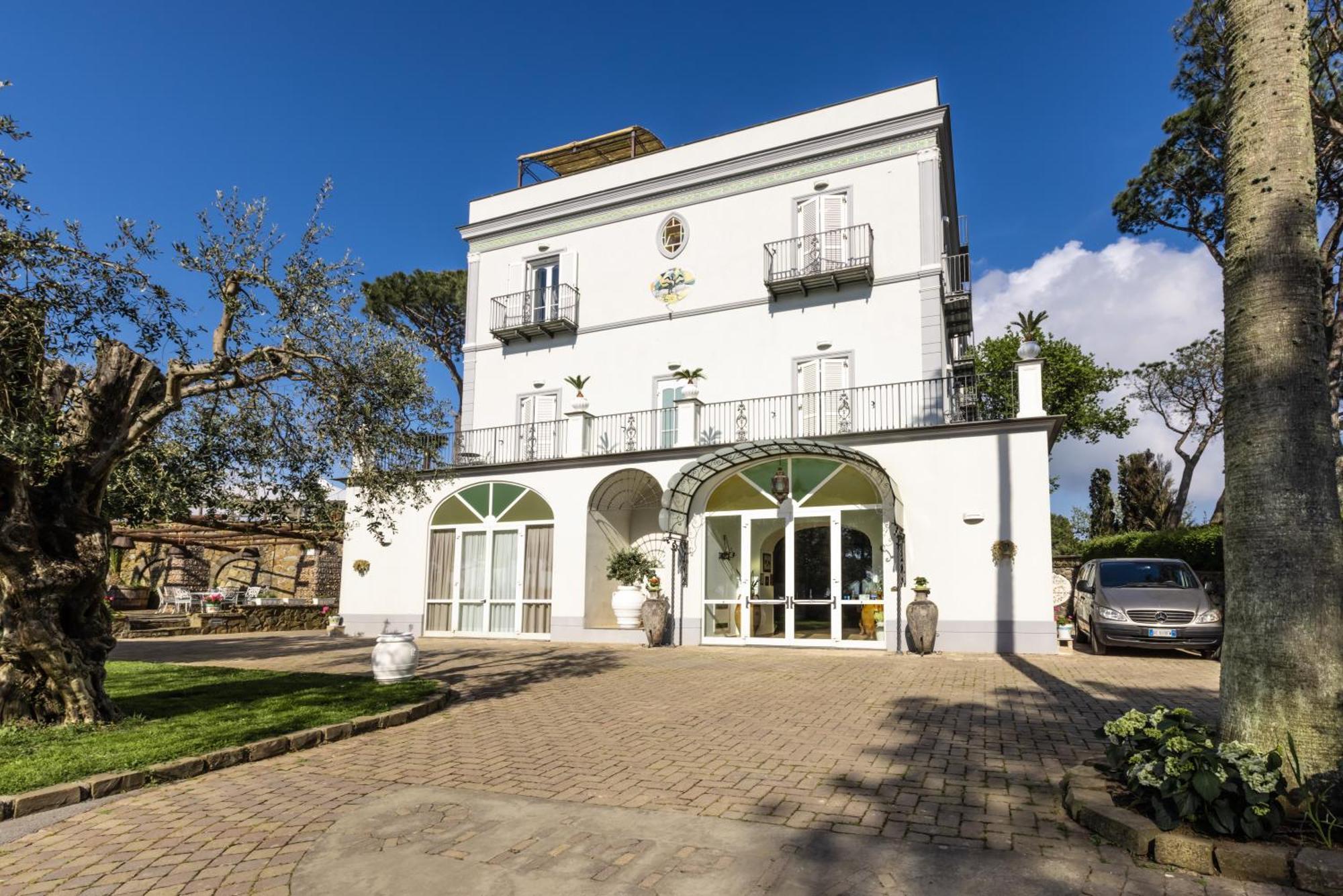 Oasi Olimpia Relais Hotel SantʼAgata sui Due Golfi Kültér fotó