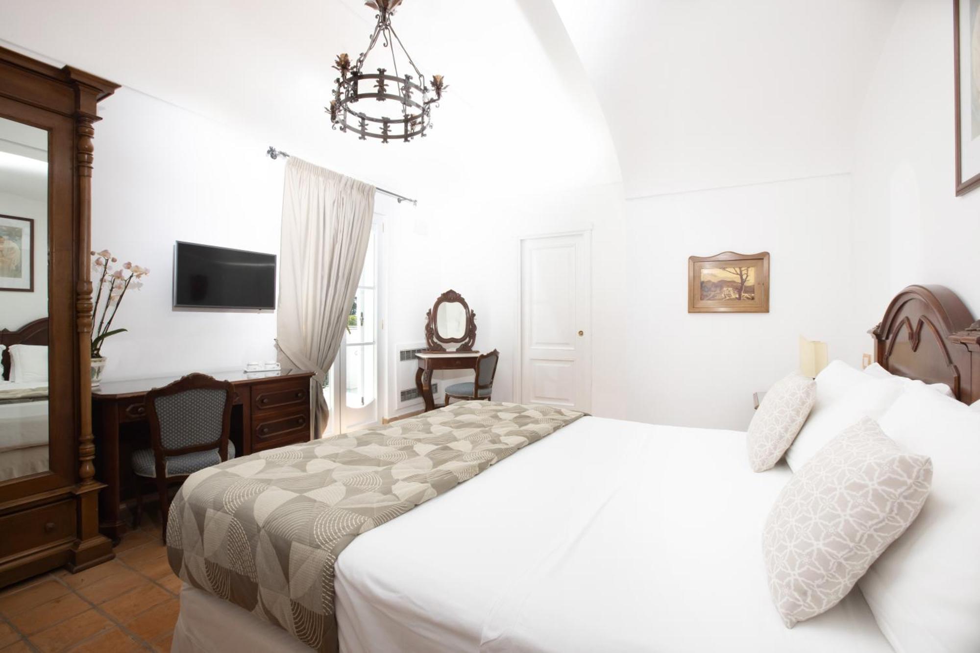 Oasi Olimpia Relais Hotel SantʼAgata sui Due Golfi Kültér fotó